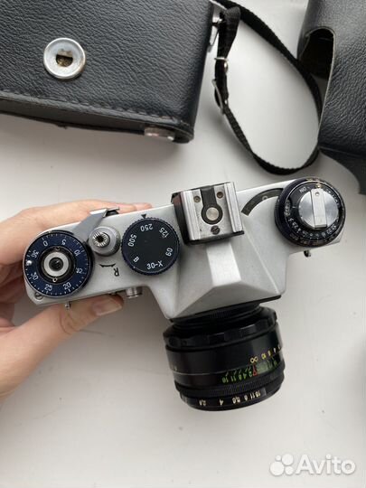 Пленочный фотоаппарат Зенит