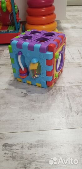 Развивающий куб, бизиборд