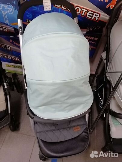 Прогулочная коляска новая