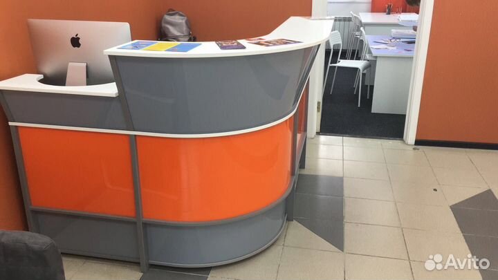 Веселый ресепшен для детского центра или школы обу