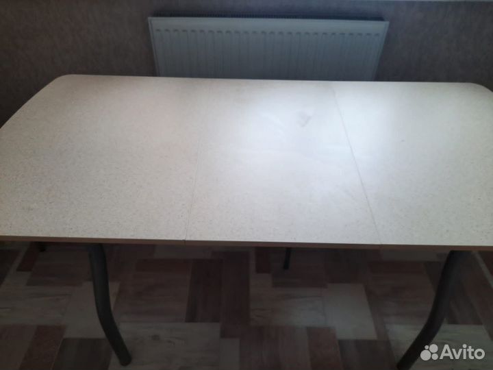 Кухонный стол