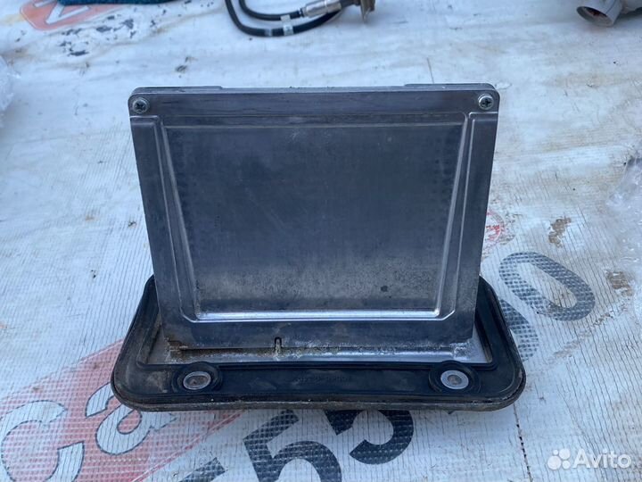 Lexus LX570 блок управления двигателем