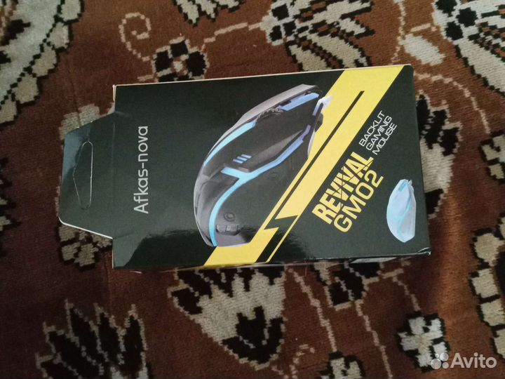 Компьютерная мышка проводная святится