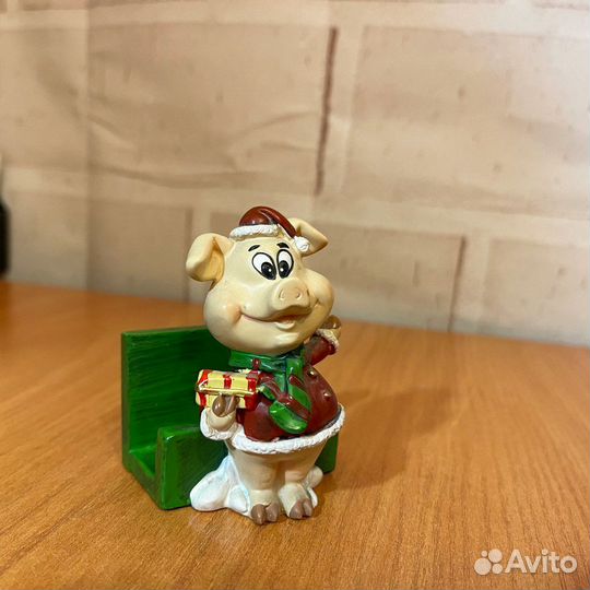 Статуэтка свинка