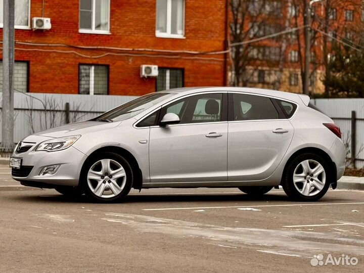 Opel Astra 1.6 AT, 2011, 93 000 км