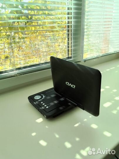 Портативный DVD плеер