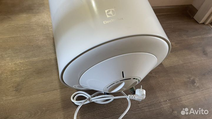 Водонагреватель б/у Elecrtolux 50л