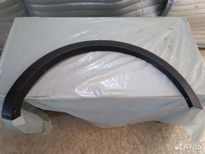Накладка крыла Ford Explorer 5 2010 FB5378291C21A