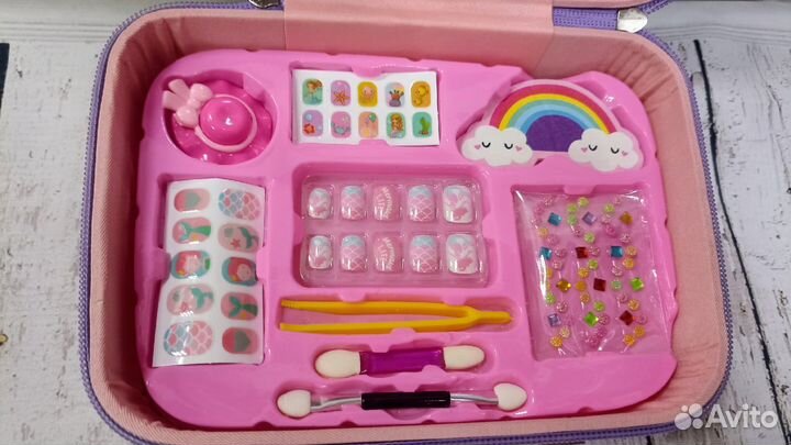 Косметика для девочек в боксе