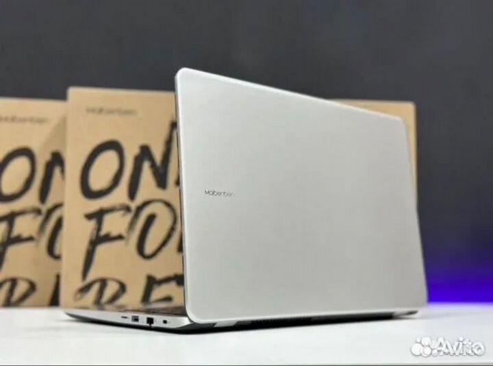 Новый ноут 15.6 IPS Ryzen 3 16G озу SSD512g