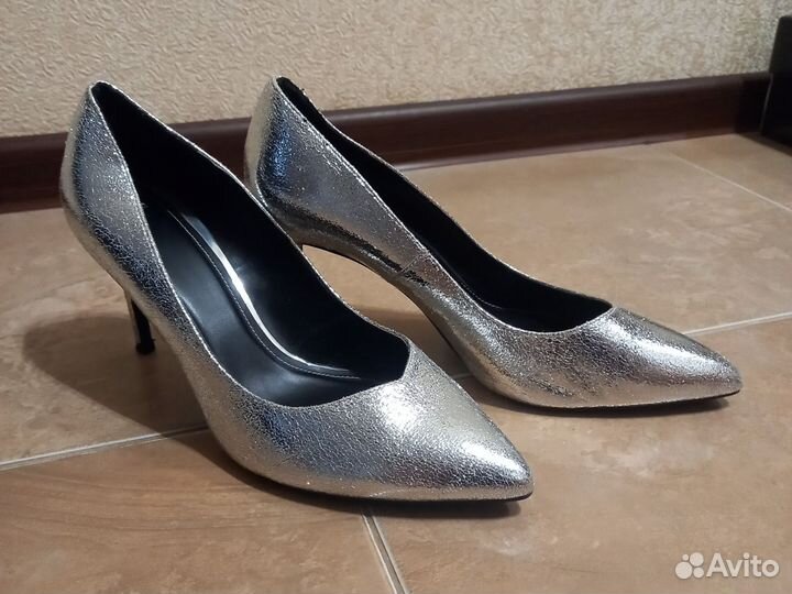 Туфли серебристые 39 размер