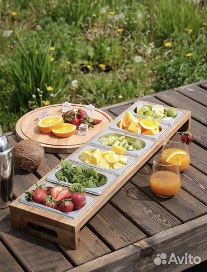 Набор гастроемкостей на деревянном подносе