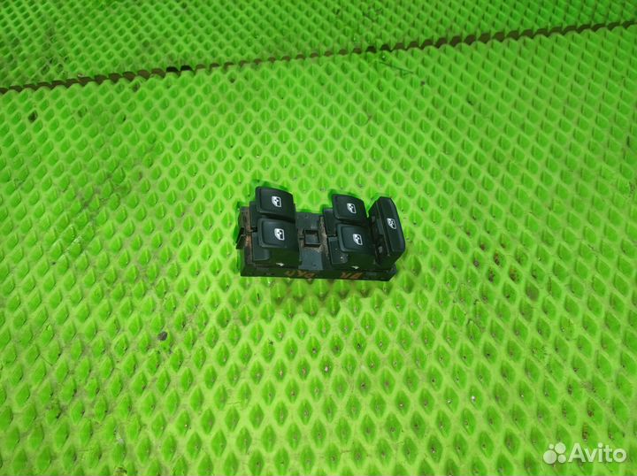 Блок управления стеклоподъемниками Skoda Rapid