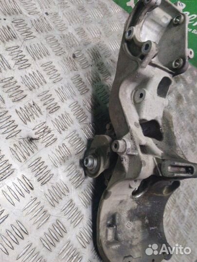 Кронштейн навесного оборудования Renault Logan 2