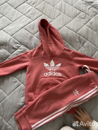 Костюм фирмы adidas