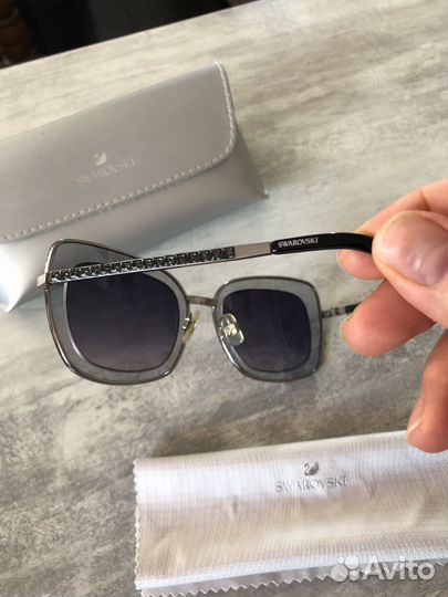 Очки солнцезащитные Swarovski