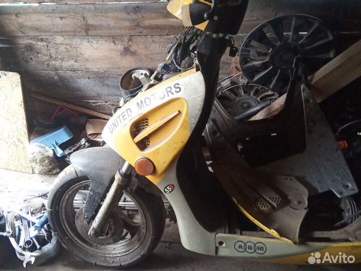 Скутер 50 кубов на запчасти