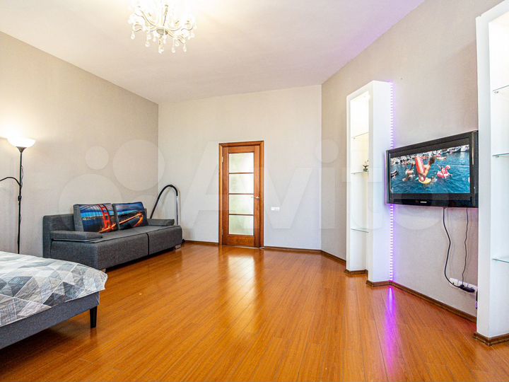 2-к. квартира, 80 м², 2/4 эт.