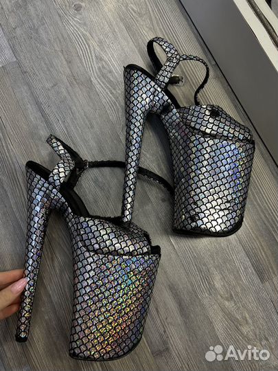 Стрипы туфли четверки leecabe