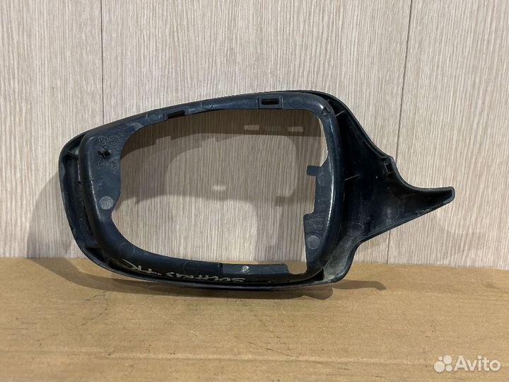 Рамка окантовка правого зеркала Hyundai Solaris l