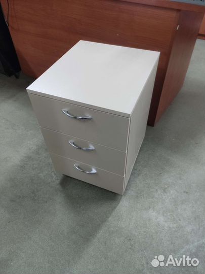 Подкатная офисная тумба