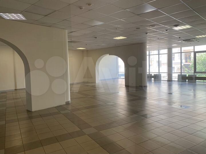 Универсальная площадь в ТЦ 