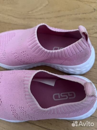 Кроссовки для девочки 28 размер