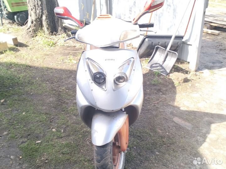 Продам скутер 150 кубов