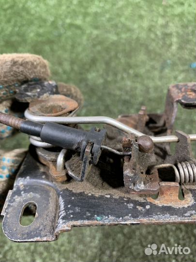 Замок капота Audi A4, B5 1996