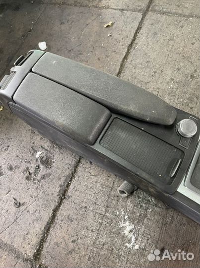 Консоль центральная Mercedes Benz C-klass w204
