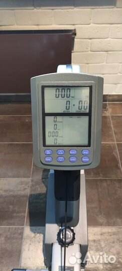 Гребной тренажер matrix rower