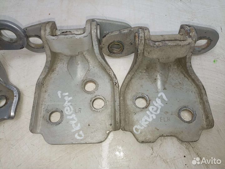 Петли дверей Hyundai Accent