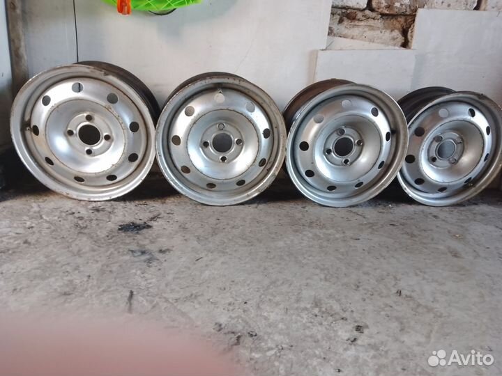 Продам колёсные диски на Рено Логан 1 4 штуки
