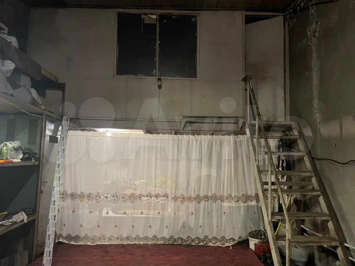 Гараж, > 30 м²