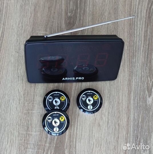 Табло вызова официанта-калянщика и кнопка вызова