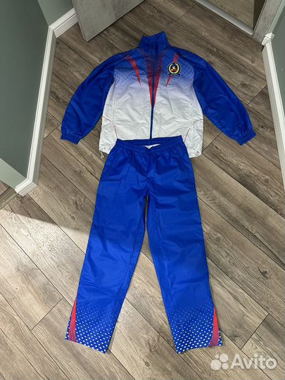 Спортивный костюм ветрозащитный