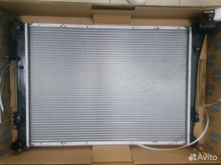 Радиатор охлаждения Хендай ай 40/Hyundai i40