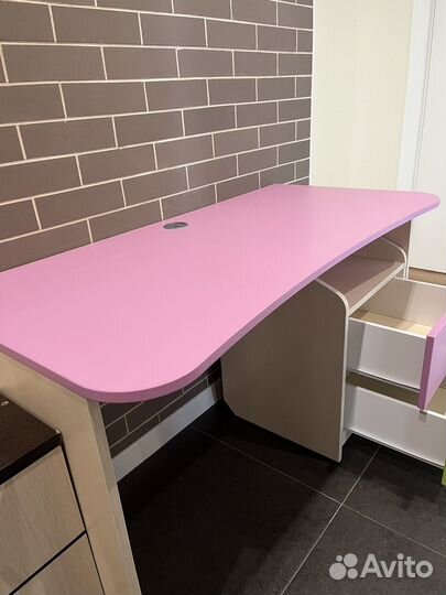 Компьютерный письменный стол (детский)