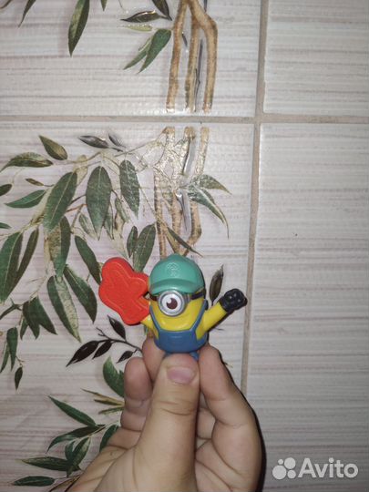 Игрушки из McDonald's и Kinder сюрпризов