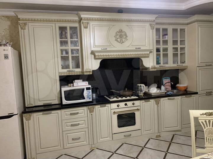 Дом 370 м² на участке 6 сот.