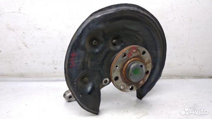 Кулак поворотный задний правый Volkswagen Passat