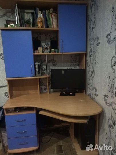 Компьютерный стол
