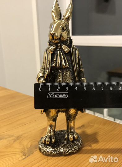 Фигурка. Статуэтка. Заяц во фраке