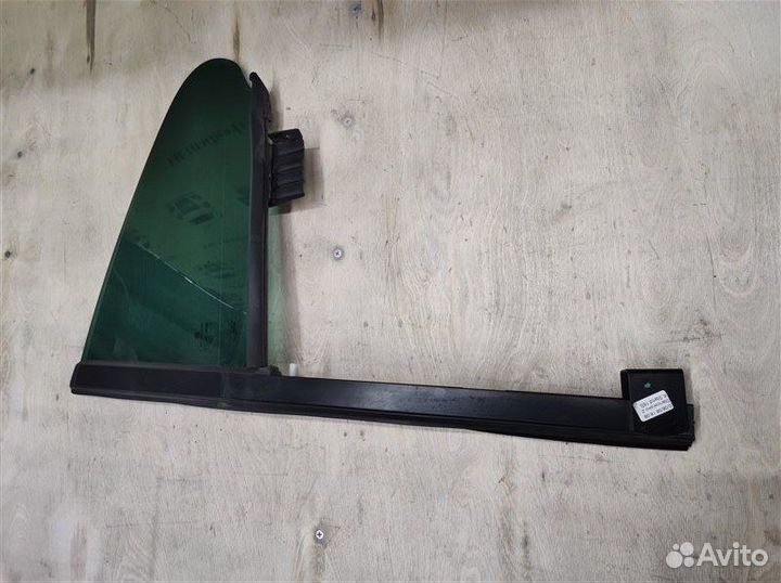 Форточка задняя левая Vw Passat Cc