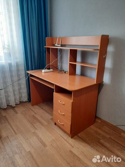 Компьютерный стол