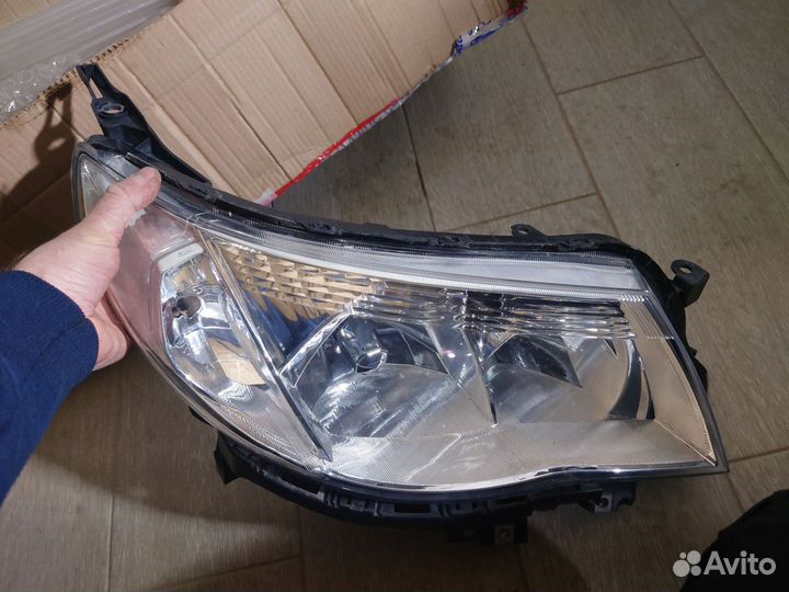 Фара передняя правая Subaru forester sh (неориг)