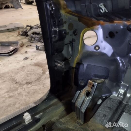 Передний левый порог Nissan Almera classic