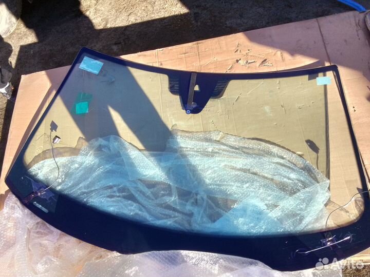 Лобовое стекло на фольцваген тигуан