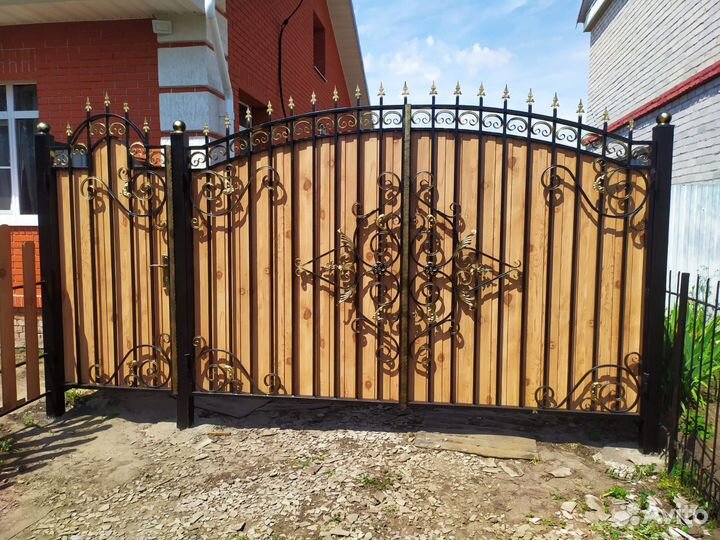 Ворота с калиткой под ключ