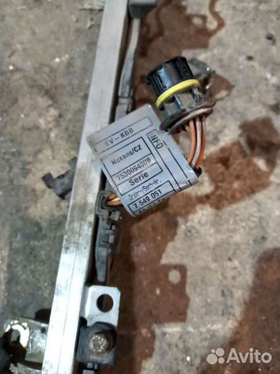 Топливная рейка (рампа) BMW X5 E70